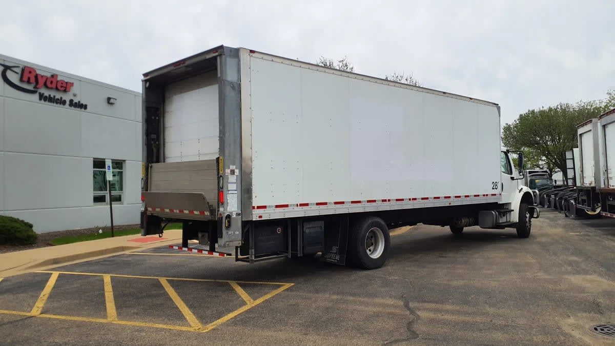 2020 Freightliner M2 106 in Bolingbrook, IL — photo 4