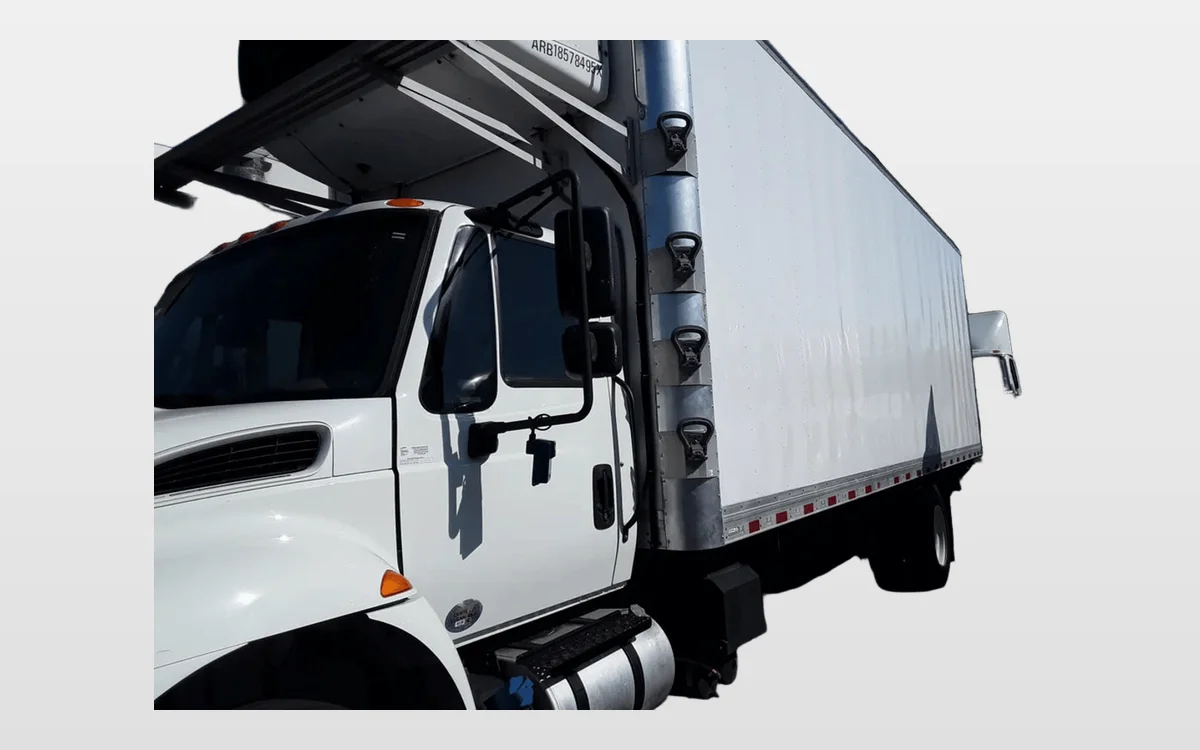 2018 International 4300 - image 1