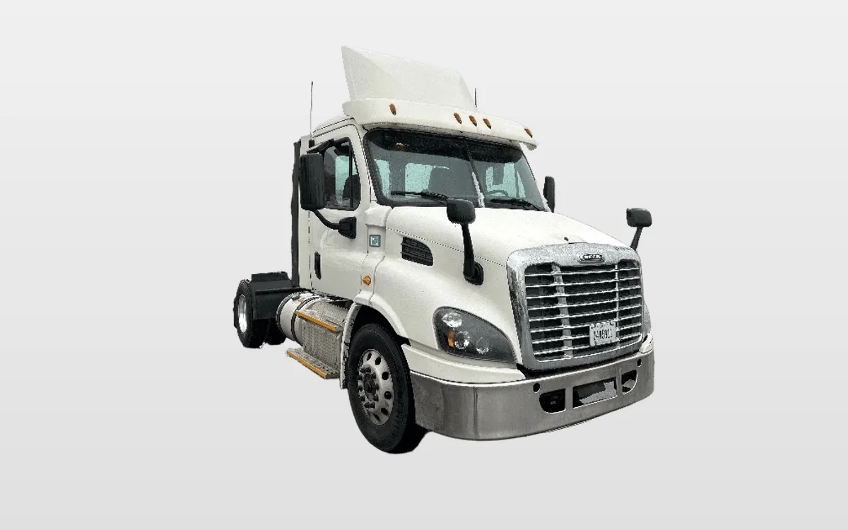 2017 Freightliner Cascadia - image 1