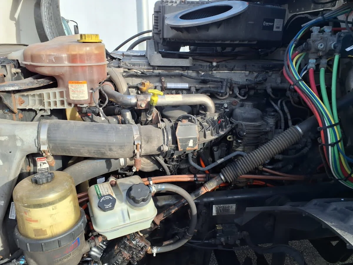 2019 Freightliner Cascadia - image 8