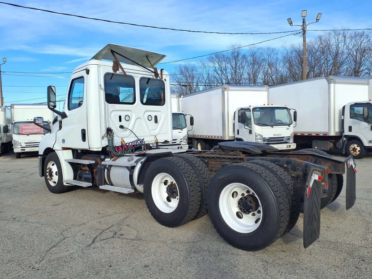2019 Freightliner Cascadia in Warwick, RI — photo 6