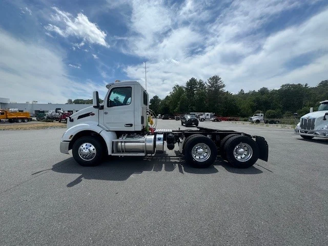 2025 Peterbilt 579 in Plainville, MA — photo 7