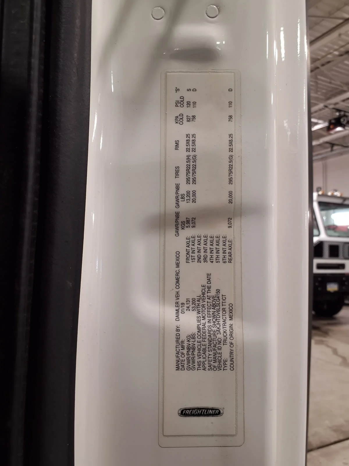 2020 Freightliner Cascadia in Allentown, PA — photo 10