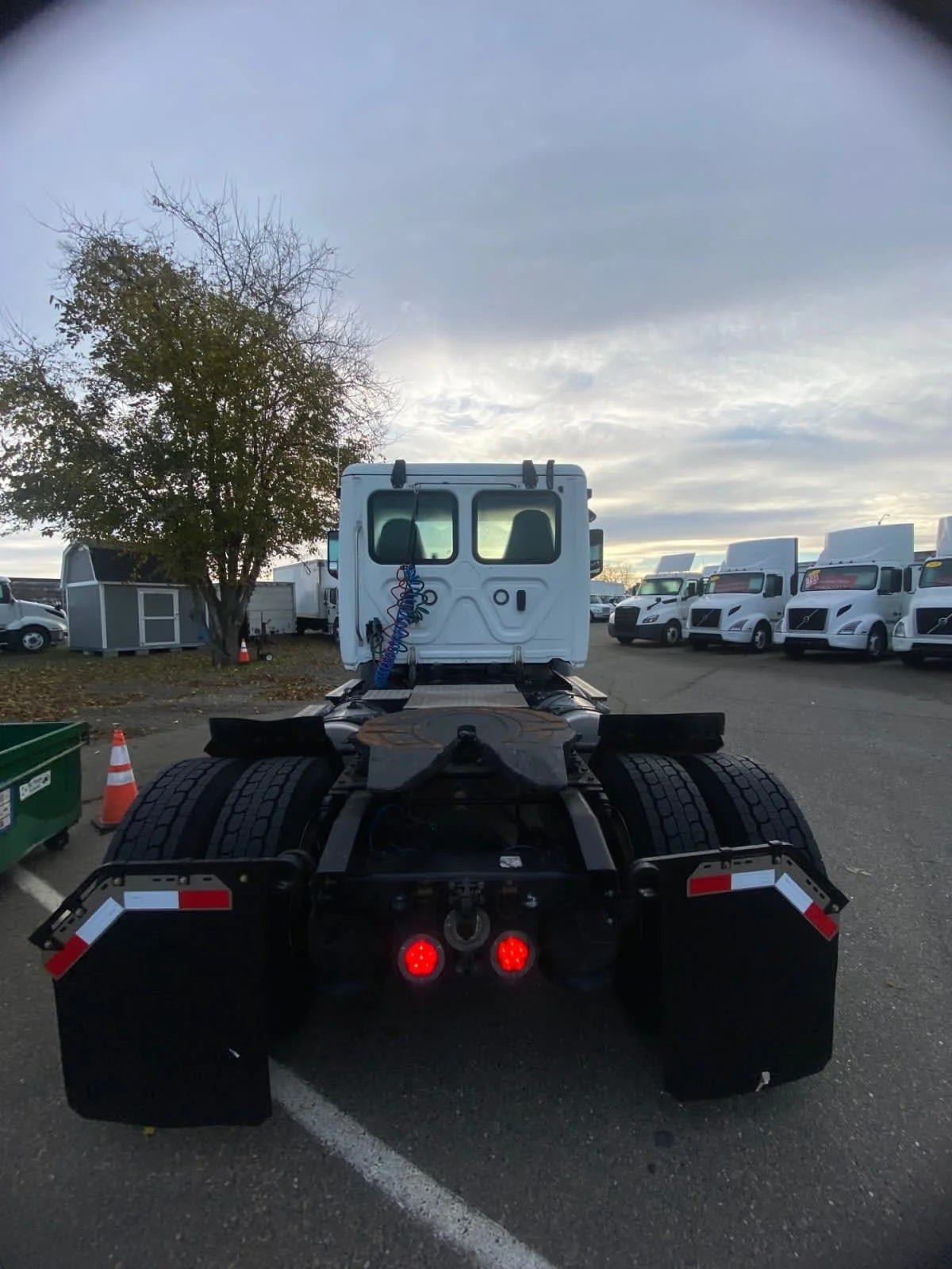 2020 Freightliner Cascadia - image 5