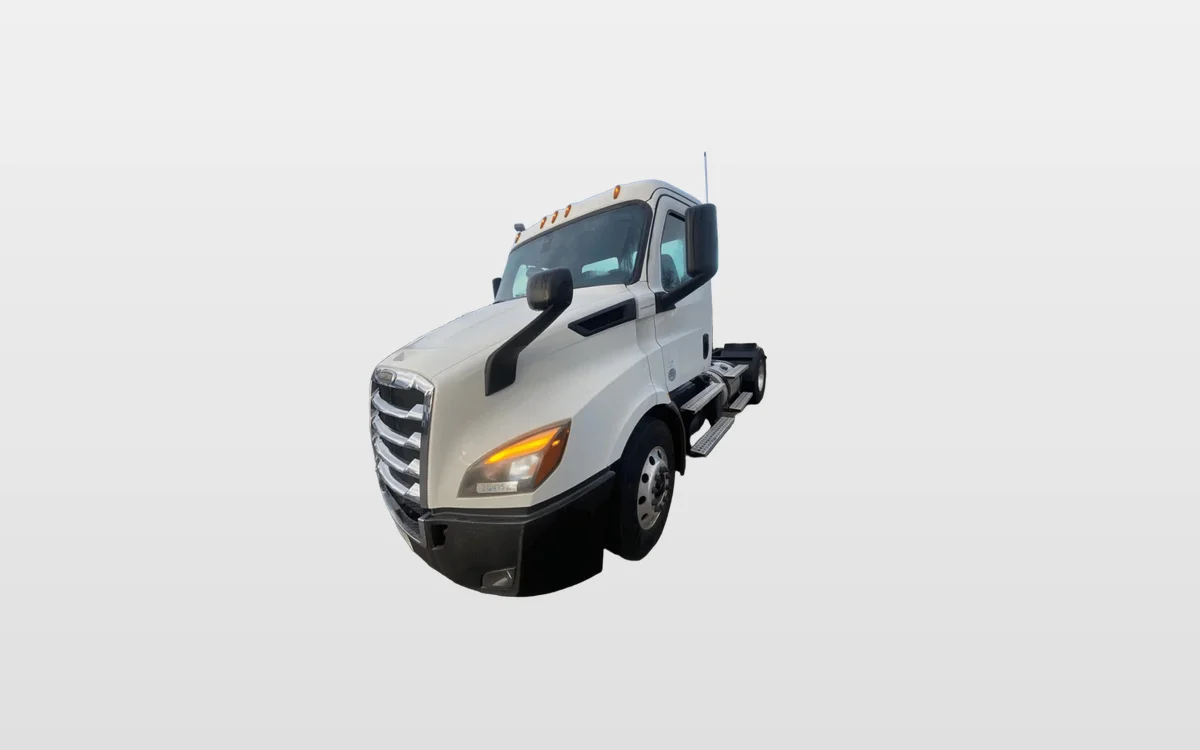 2020 Freightliner Cascadia - image 1