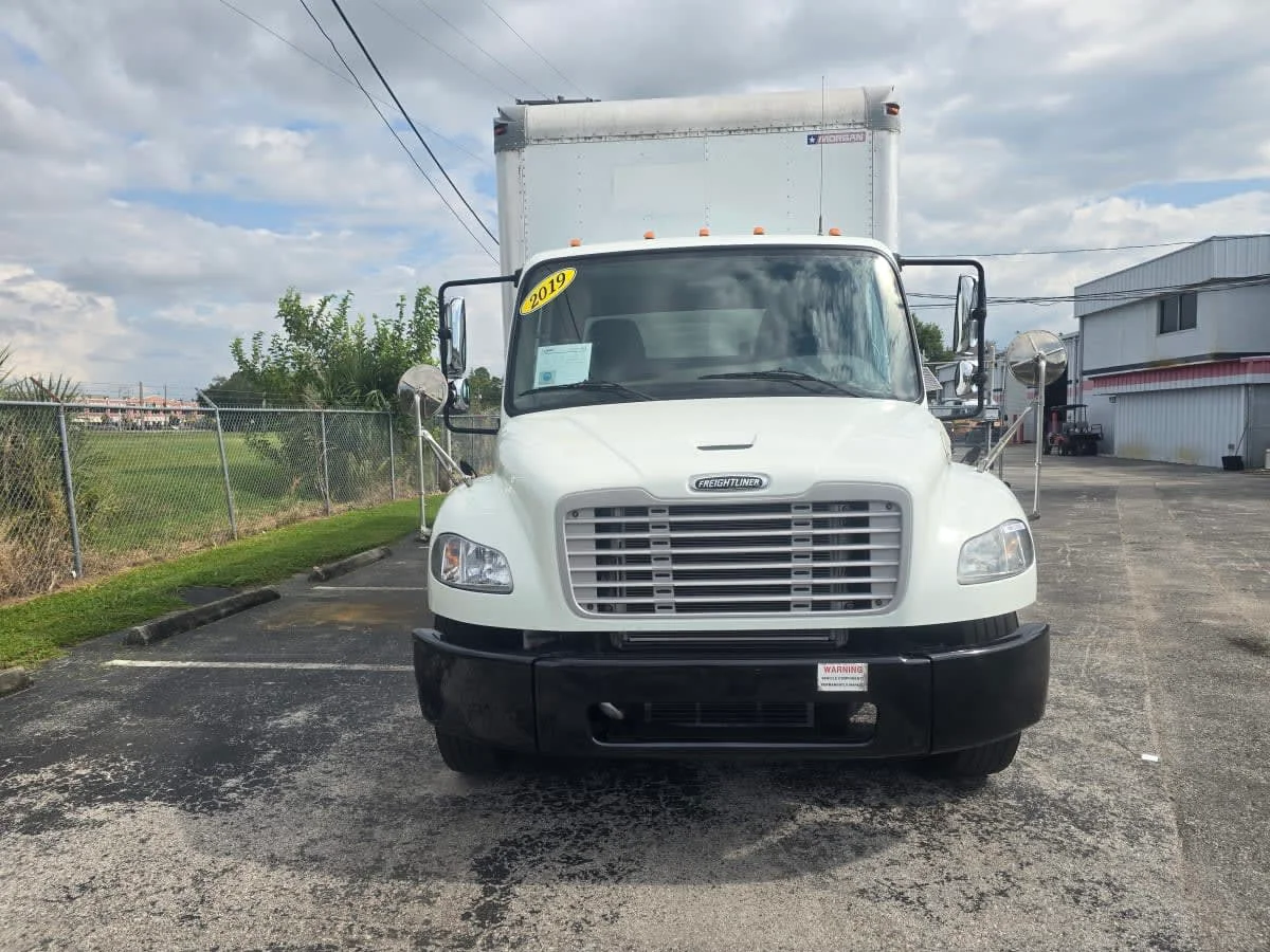 2019 Freightliner M2 106 in Tampa, FL — photo 2