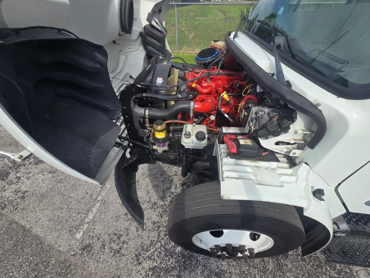 2019 Freightliner M2 106 in Tampa, FL — photo 9