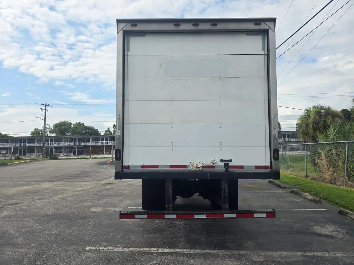 2019 Freightliner M2 106 in Tampa, FL — photo 5