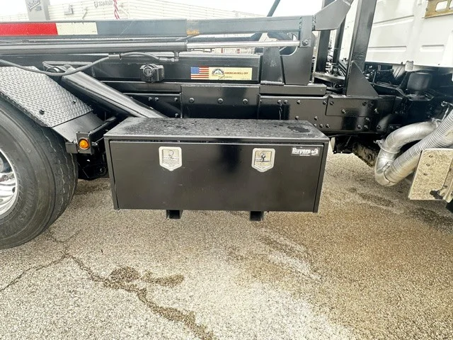 2020 Volvo VHD 300 in San Antonio, TX — photo 13
