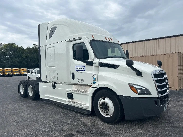 2022 Freightliner Cascadia in Salem, VA