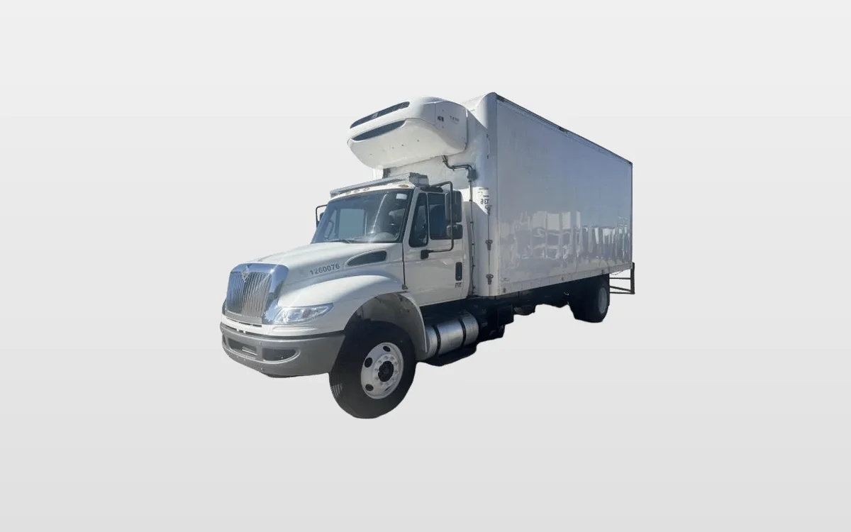 2016 International 4300 - image 1