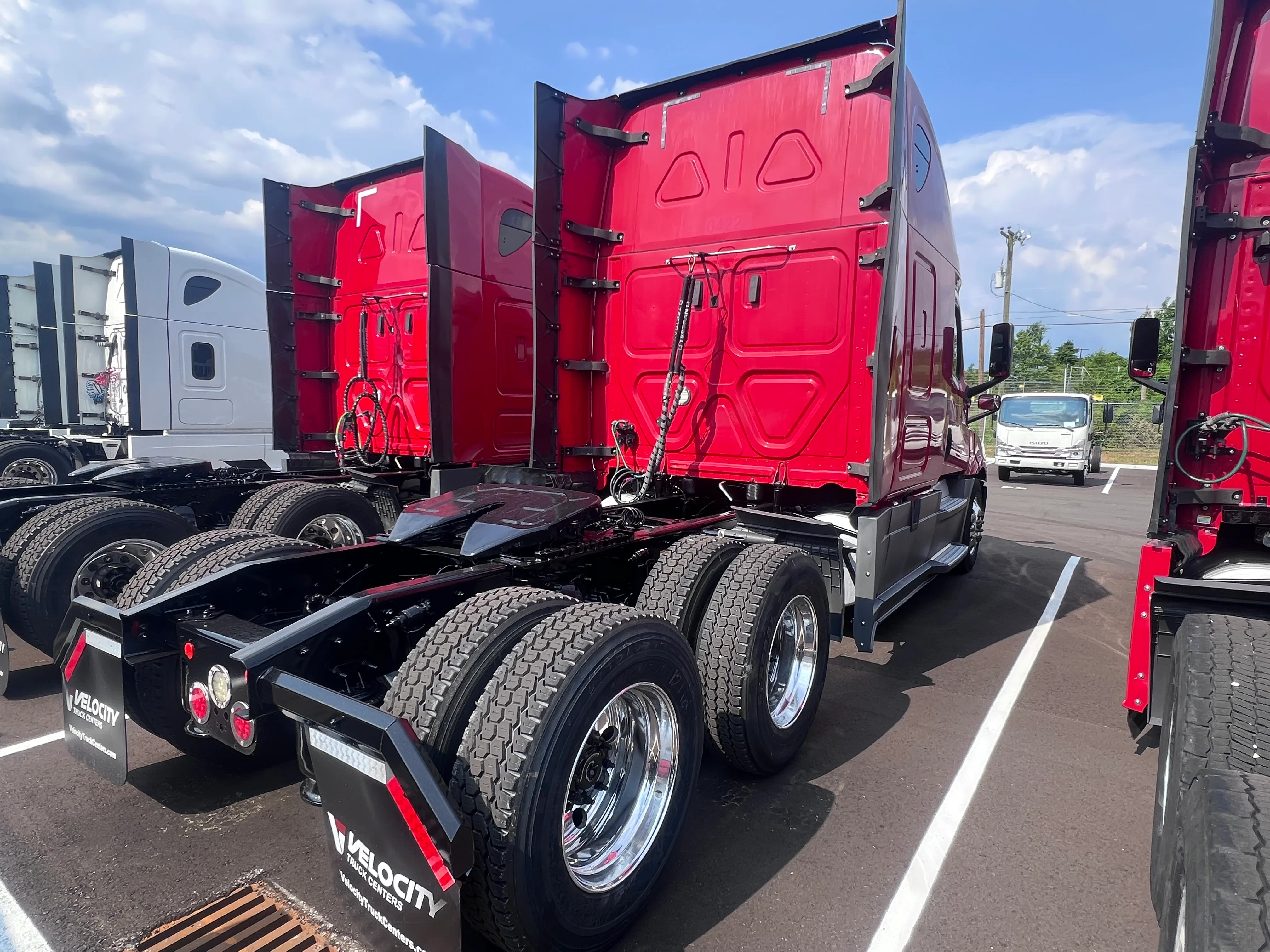 2020 Freightliner Cascadia in Nashville Isuzu, TN — photo 5