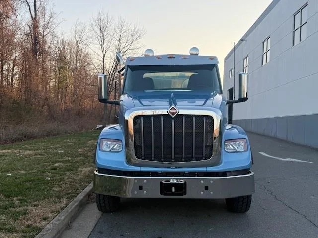 2026 International HX - image 3