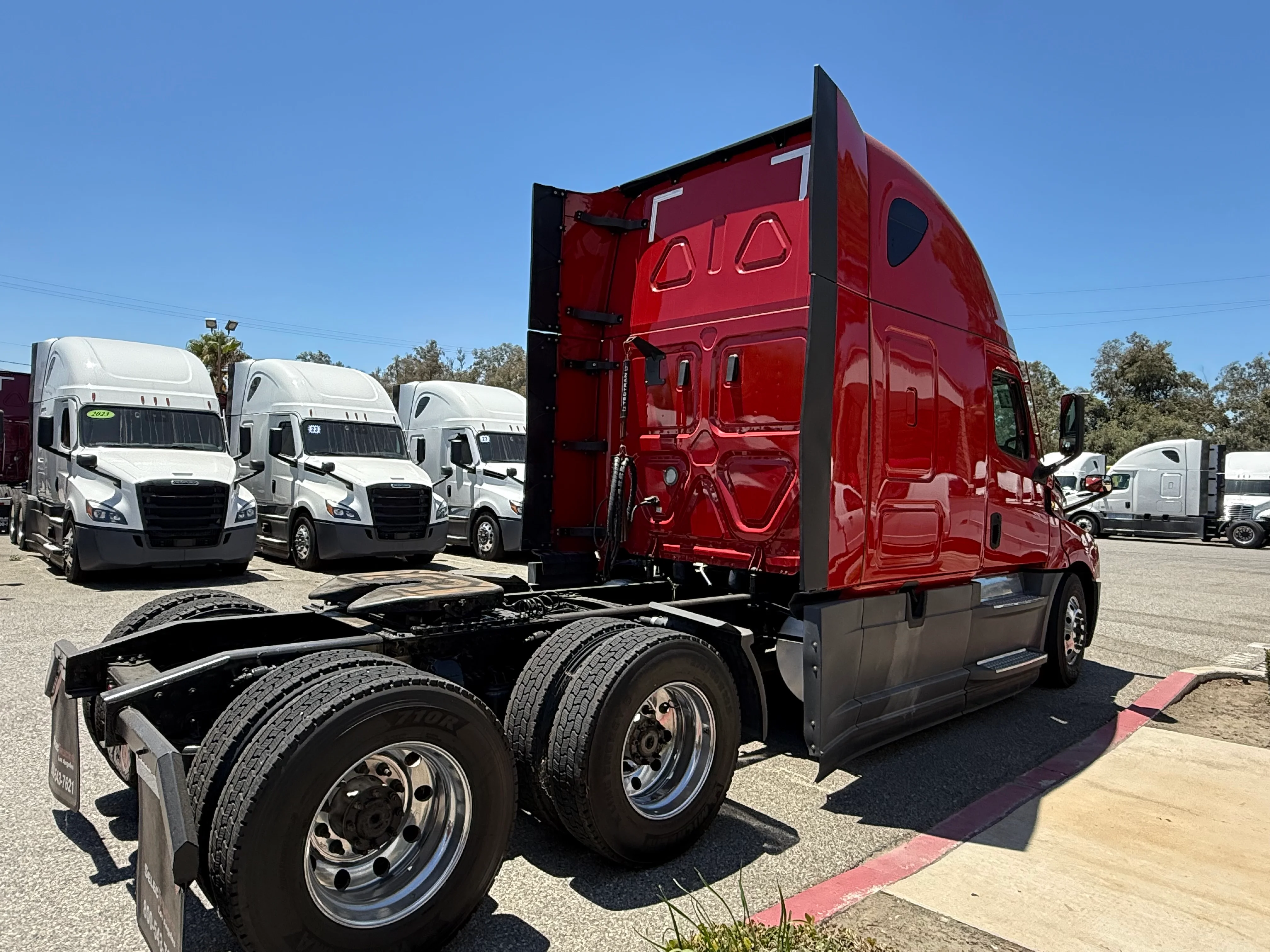 2021 Freightliner Cascadia in Selectrucks Fontana, CA — photo 7