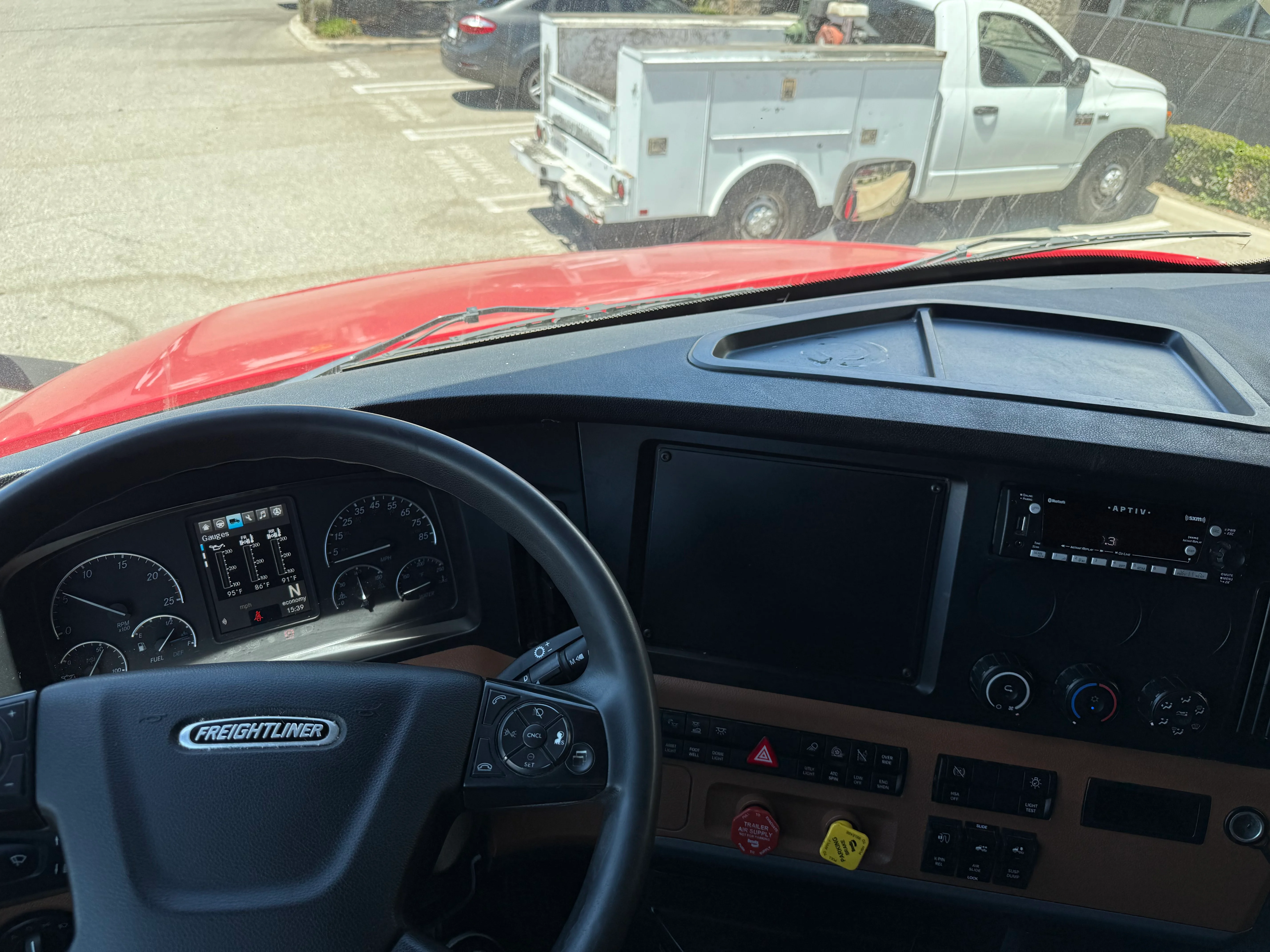 2021 Freightliner Cascadia in Selectrucks Fontana, CA — photo 13
