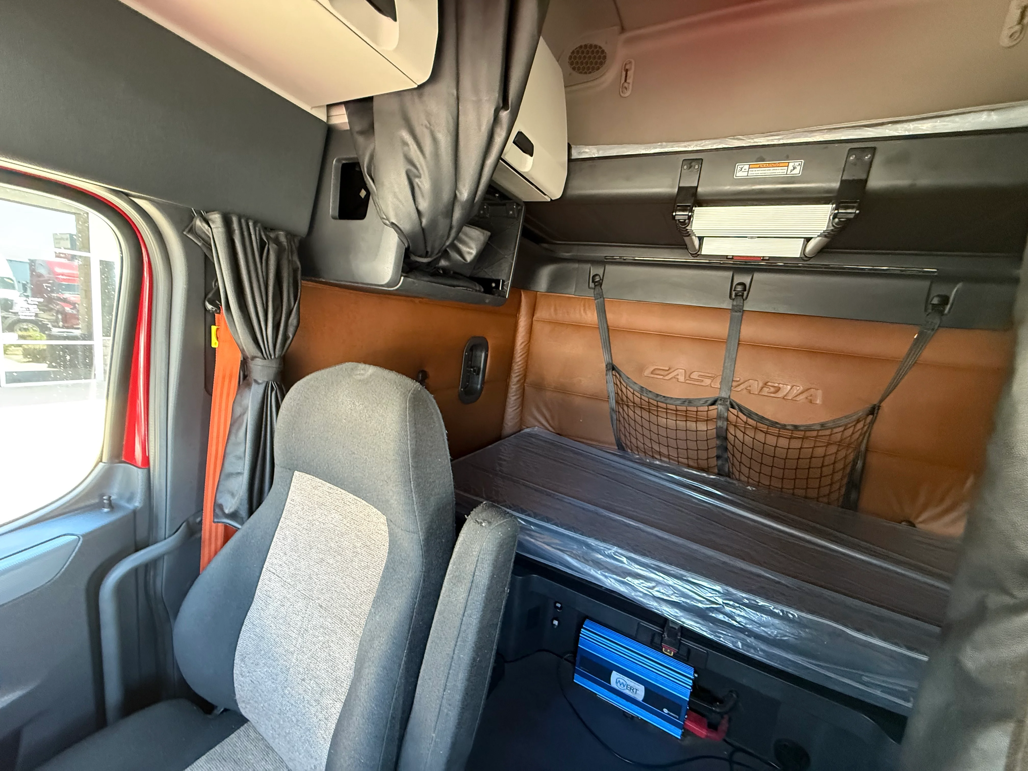 2021 Freightliner Cascadia in Selectrucks Fontana, CA — photo 15