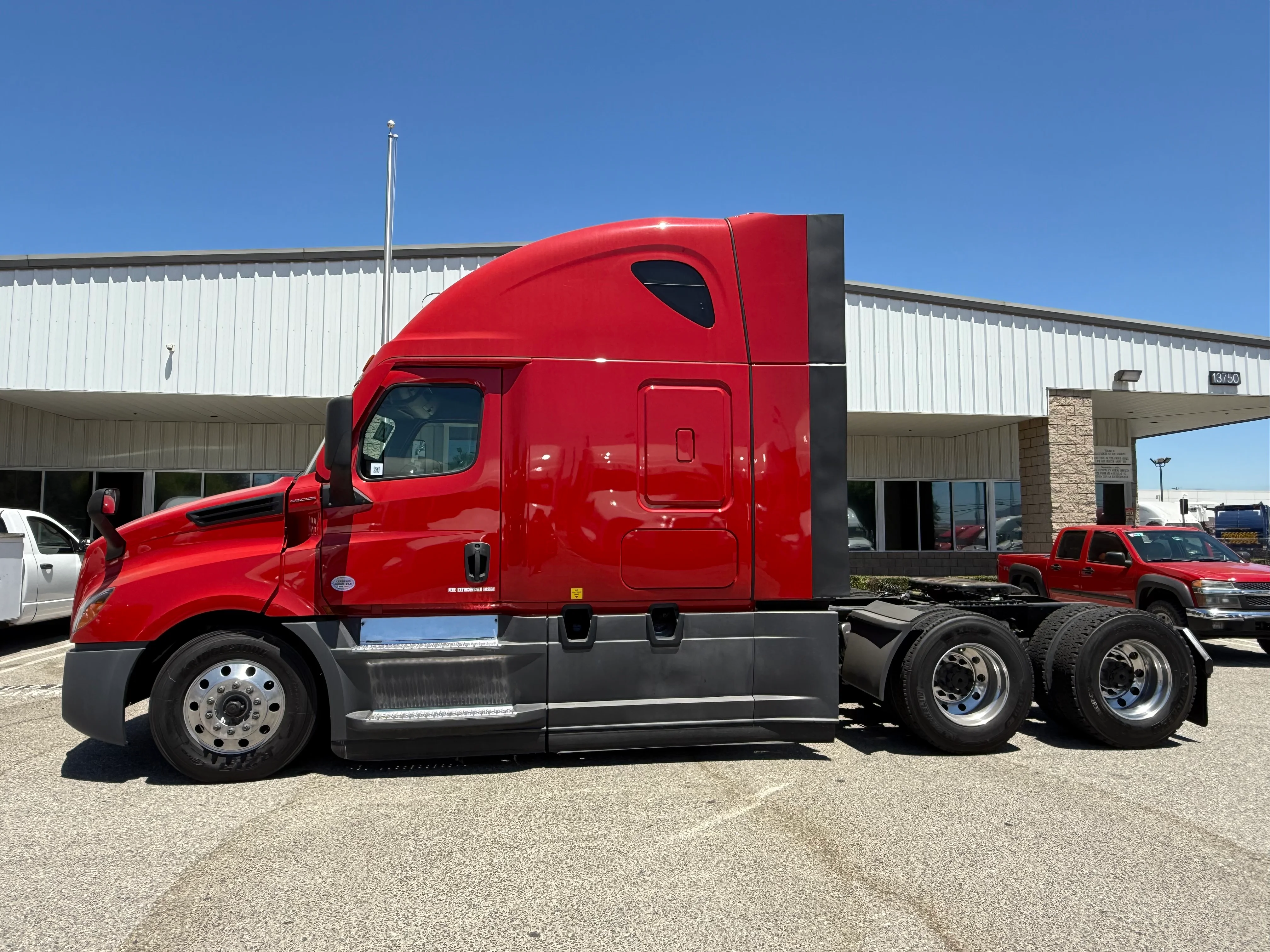 2021 Freightliner Cascadia in Selectrucks Fontana, CA — photo 3