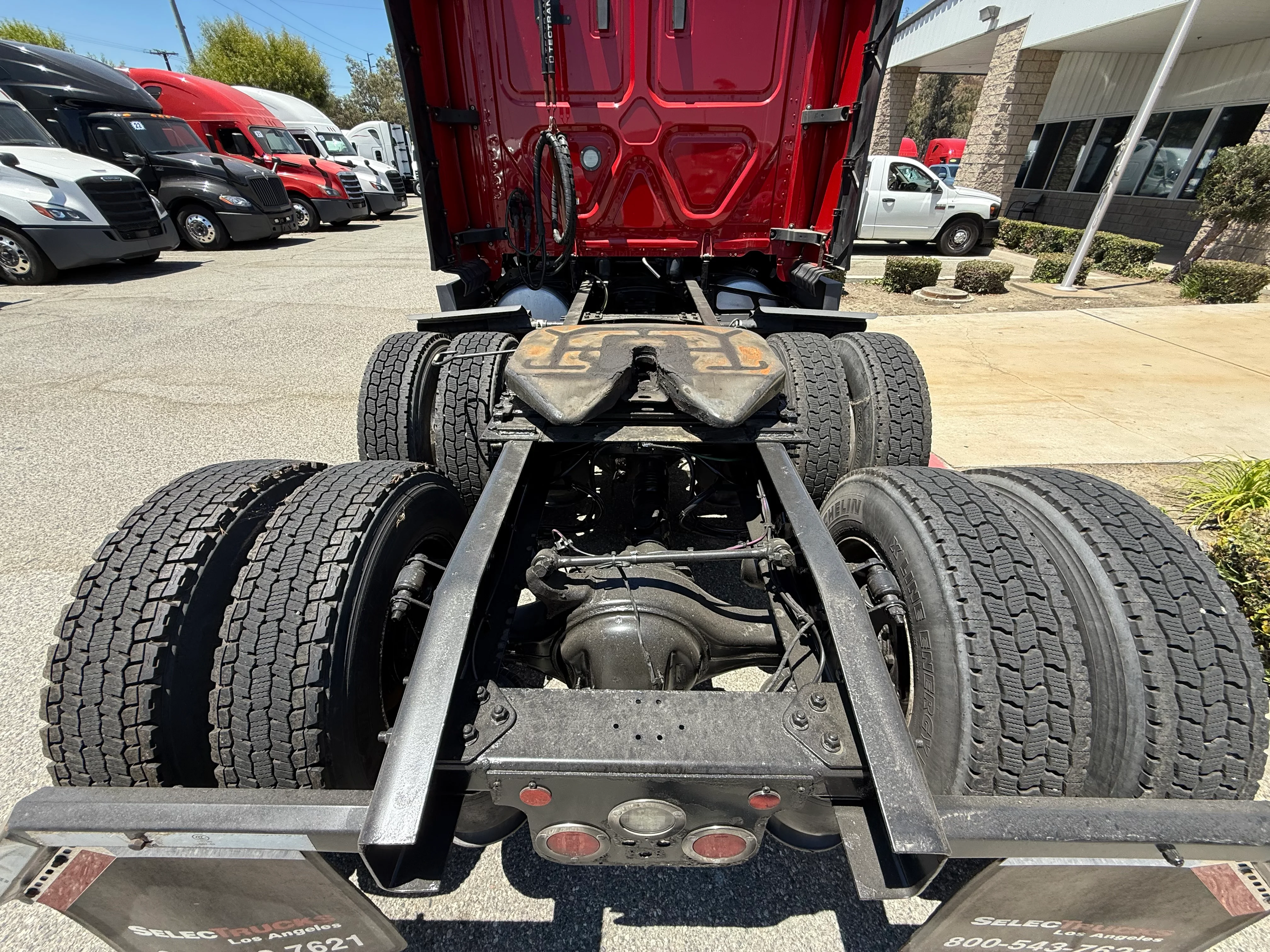 2021 Freightliner Cascadia in Selectrucks Fontana, CA — photo 6