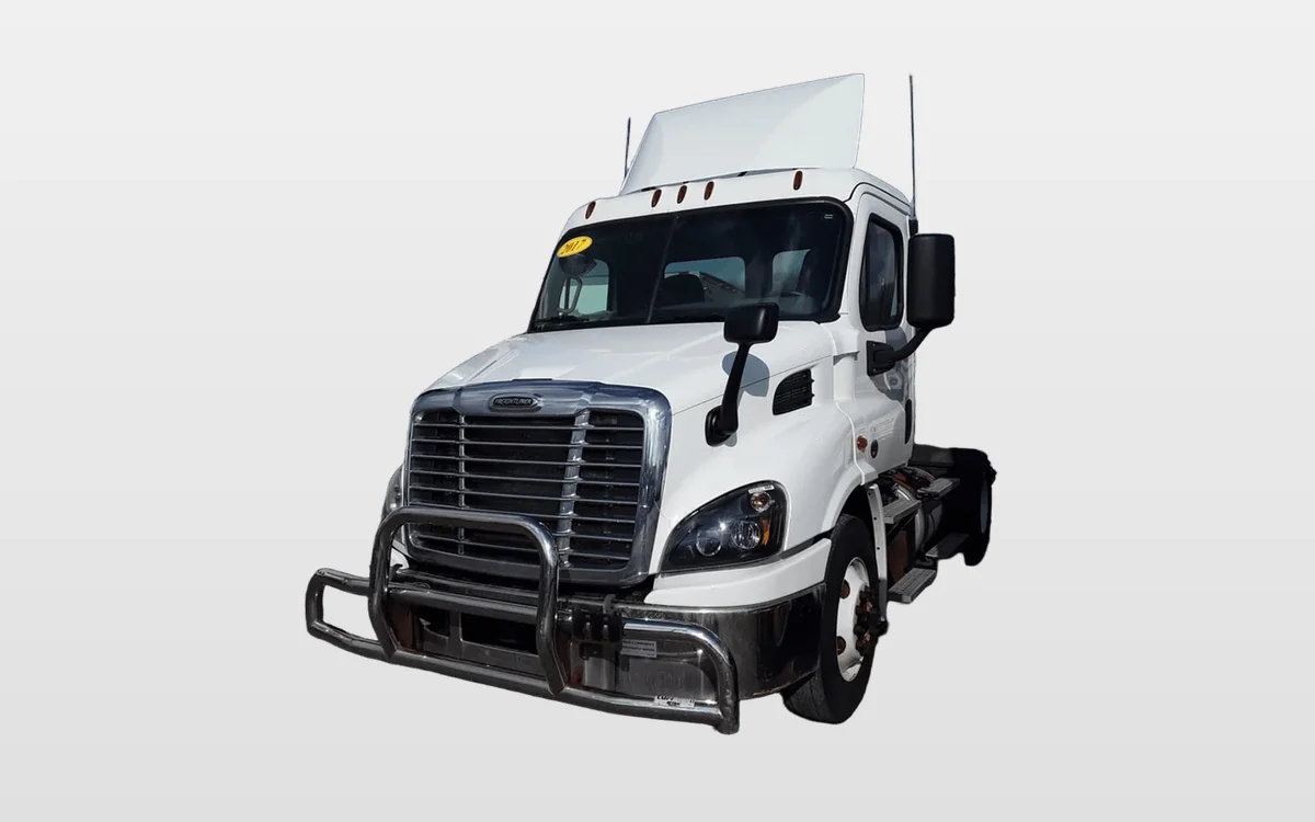 2017 Freightliner Cascadia - image 1
