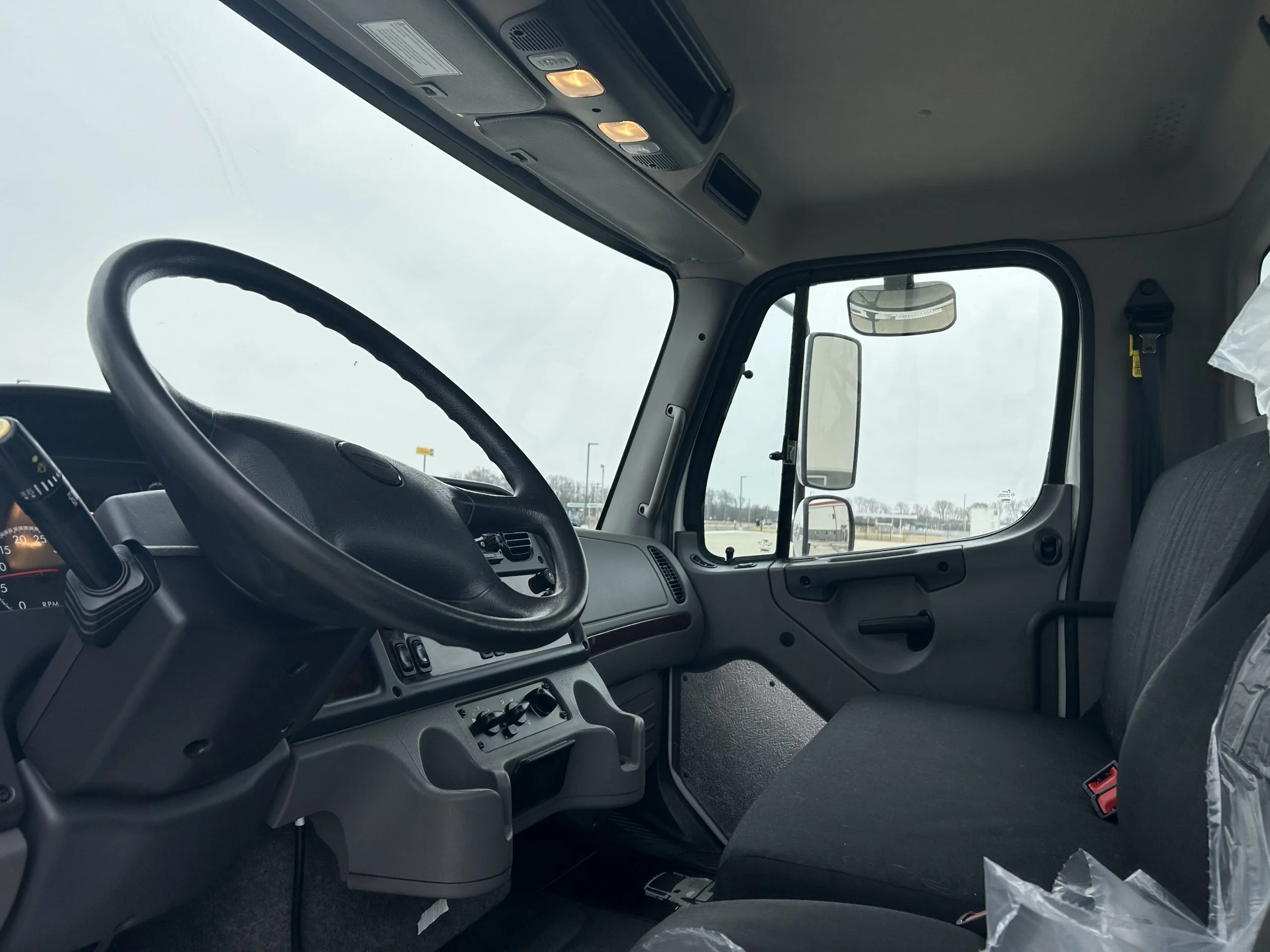2023 Freightliner M2 106 in Indianapolis, IN — photo 5