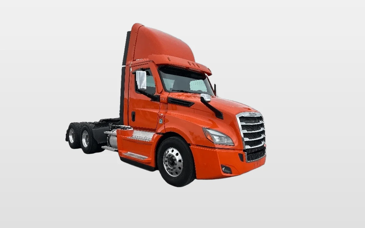 2020 Freightliner Cascadia - image 1
