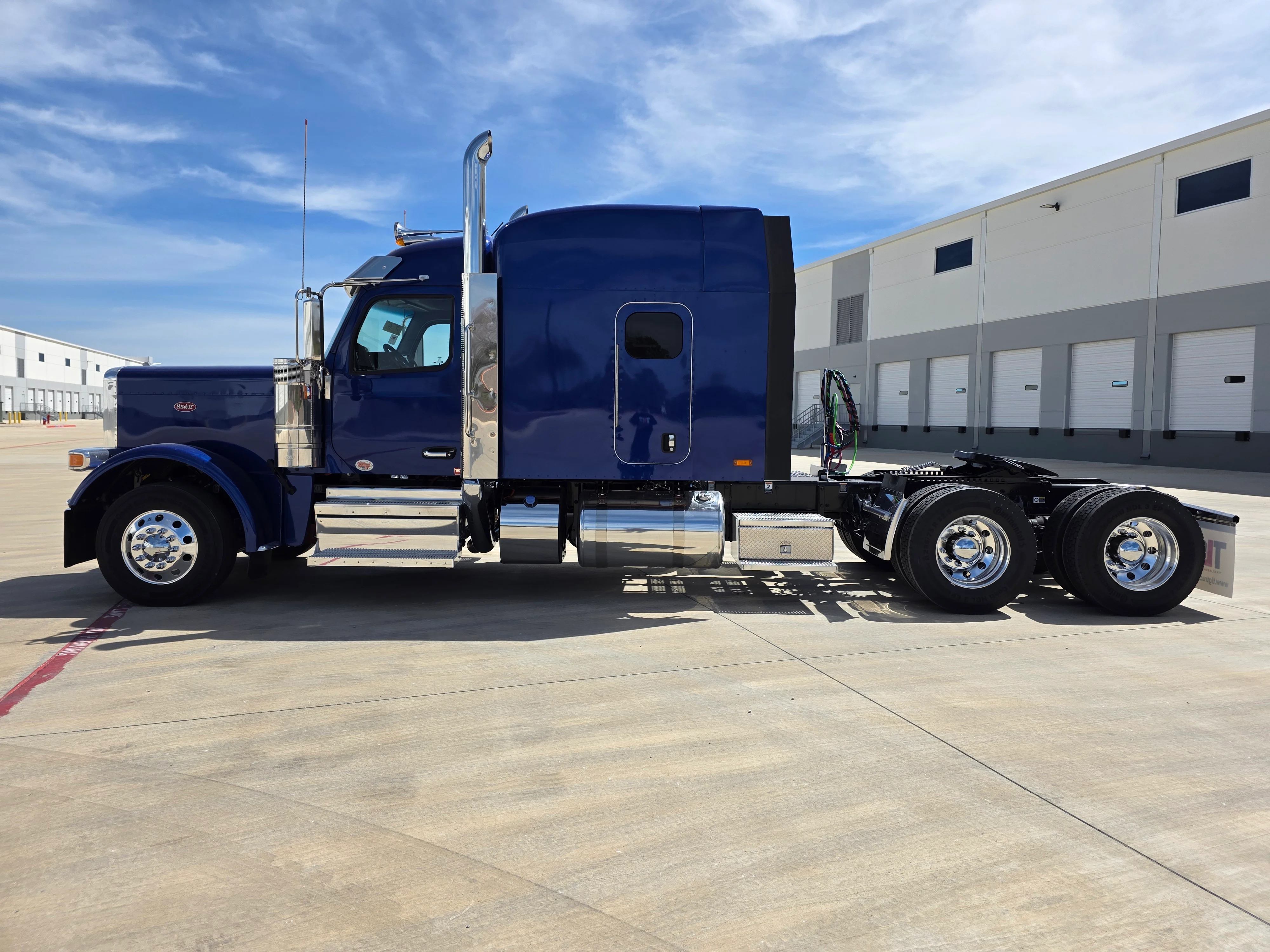 2027 Peterbilt 589 in Dayton, OH — photo 2