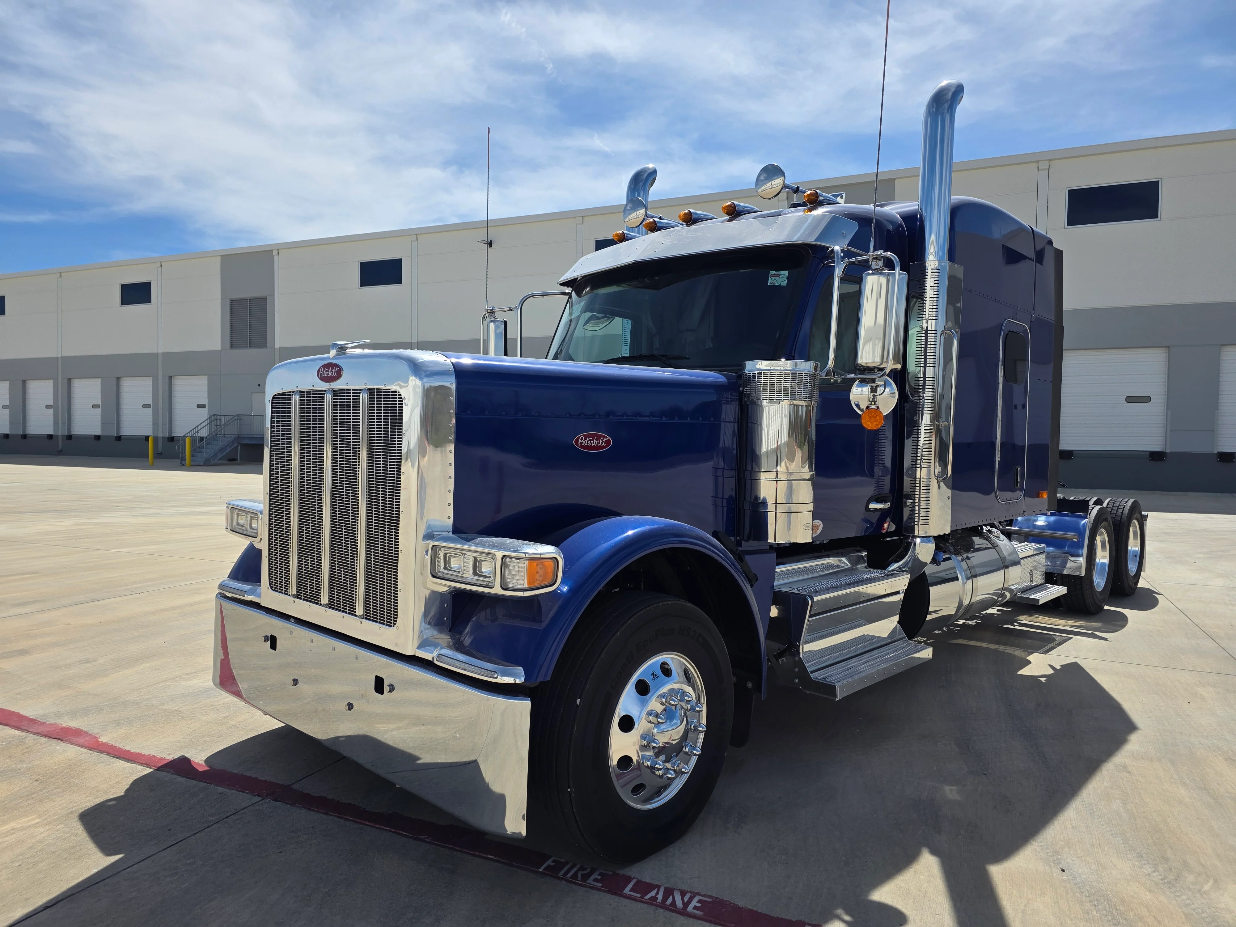 2027 Peterbilt 589 in Dayton, OH