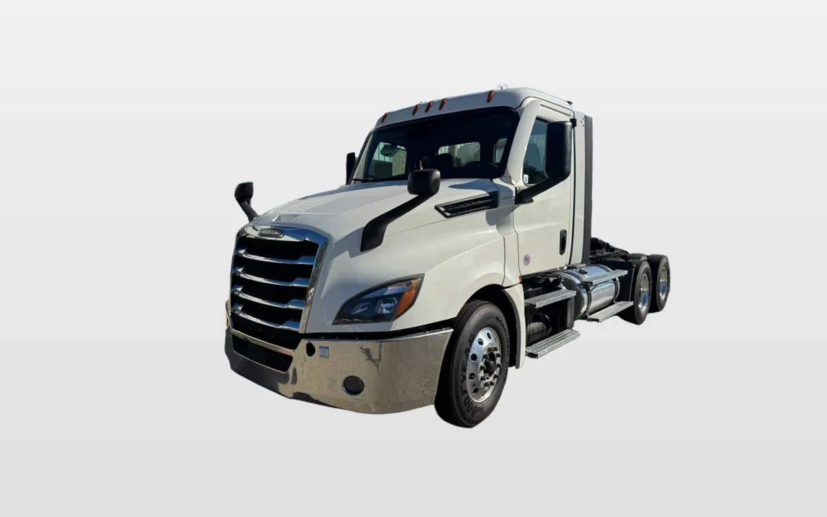 2021 FREIGHTLINER CASCADIA 126DC - image 1