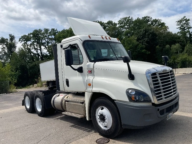 2019 Freightliner Cascadia in Chicago (Melrose Park), IL