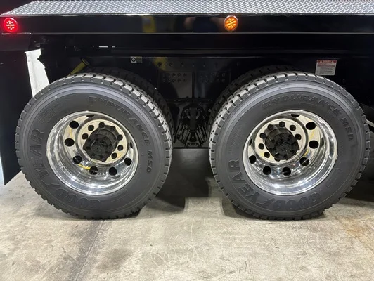 2027 Kenworth T880 in Raleigh, NC — photo 3