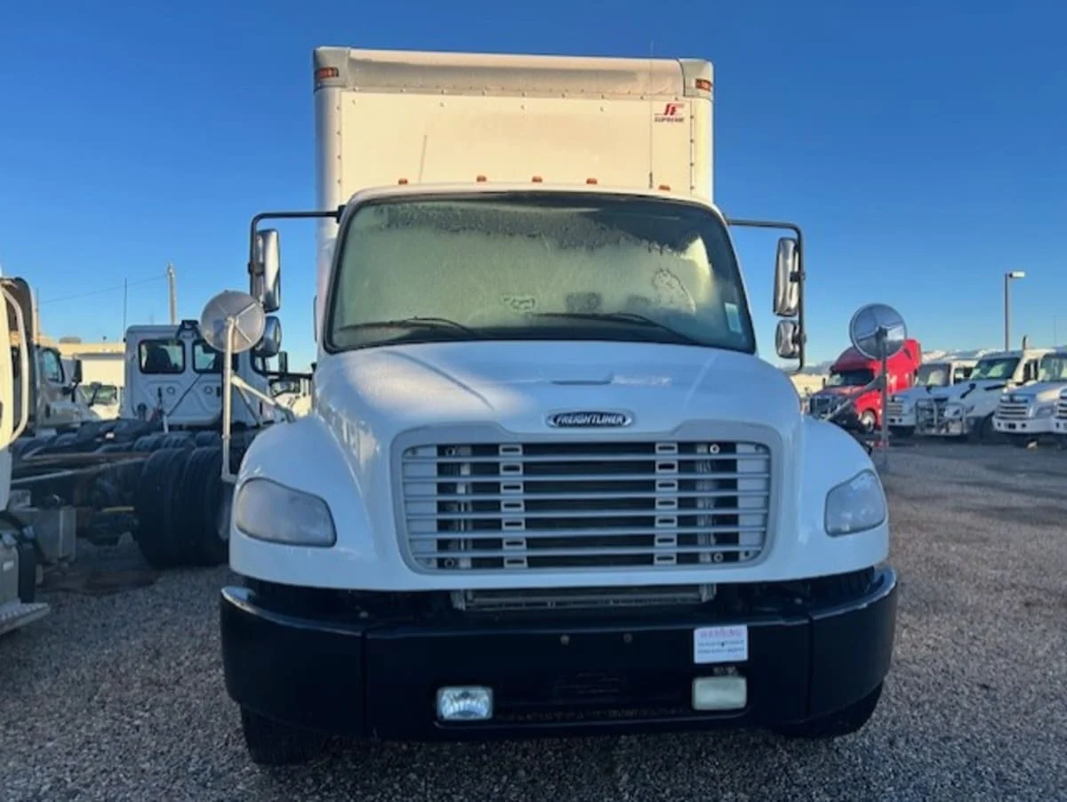 2015 Freightliner M2 106 - image 2