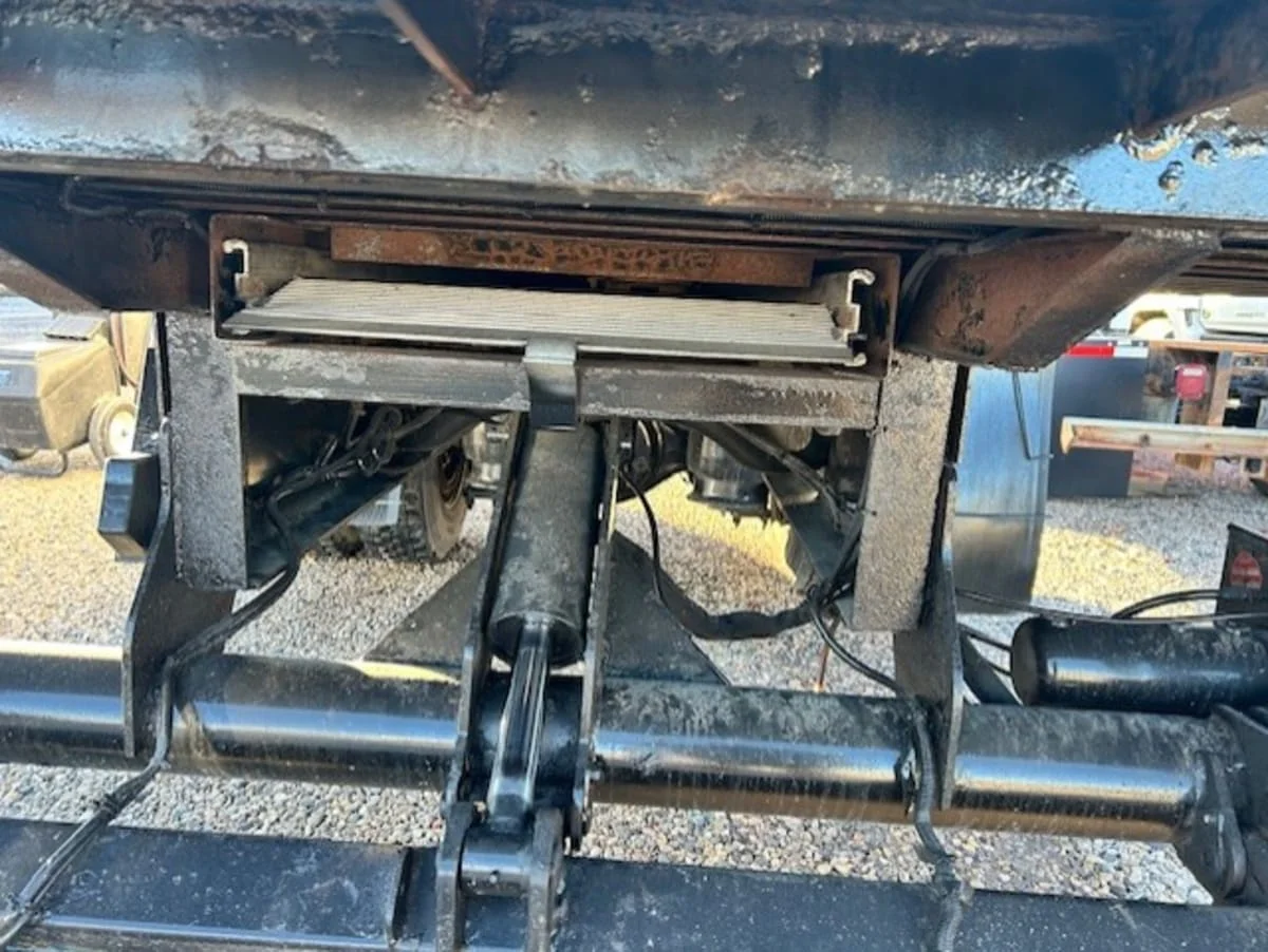 2015 Freightliner M2 106 - image 12