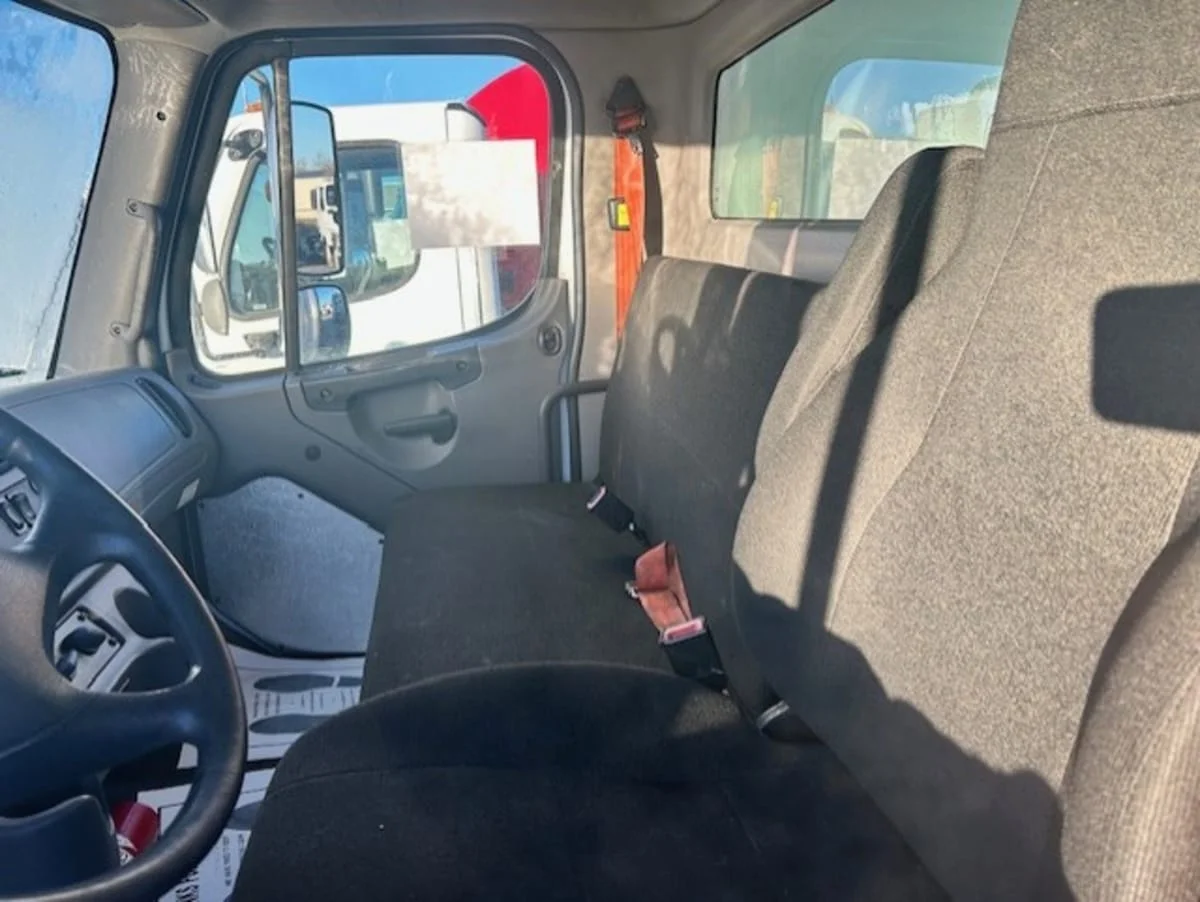2015 Freightliner M2 106 in Salt Lake City, UT — photo 7