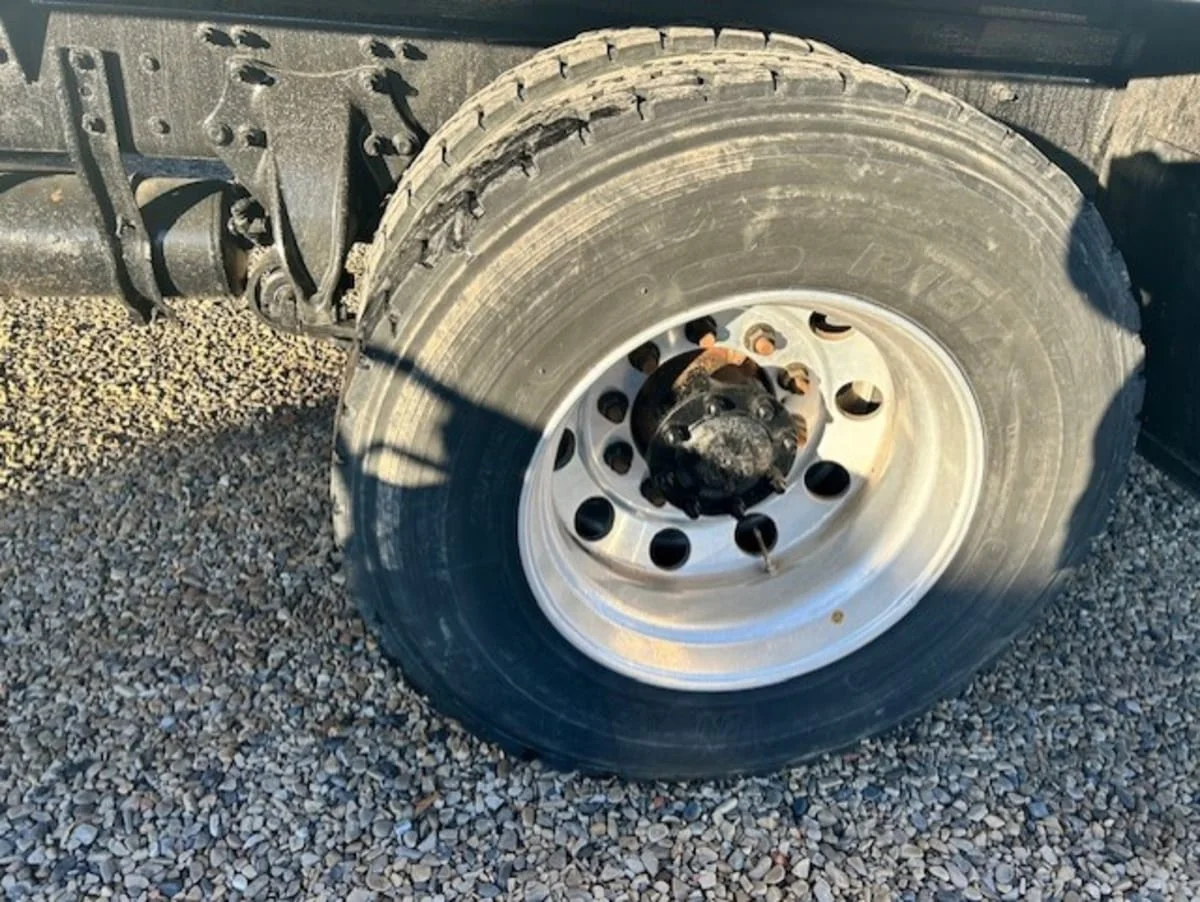 2015 Freightliner M2 106 - image 11