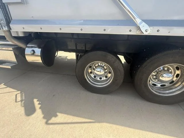 2019 Peterbilt 379 — photo 4
