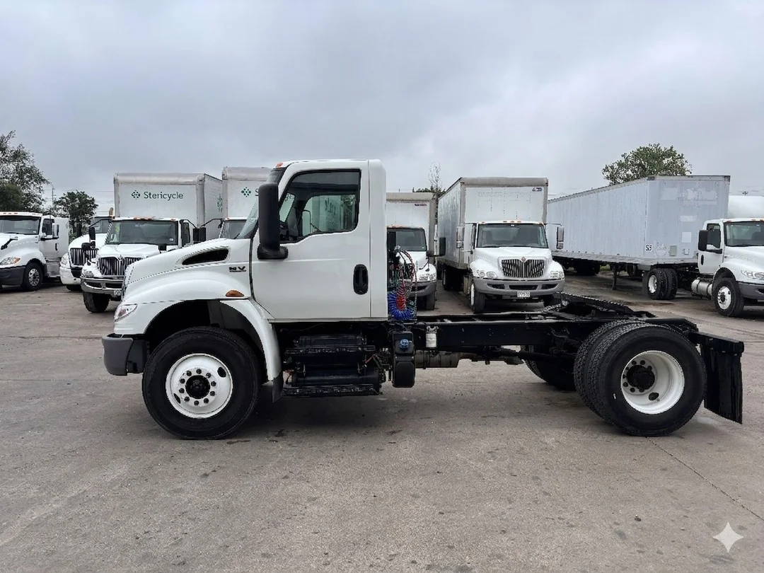 2022 International MV - image 6