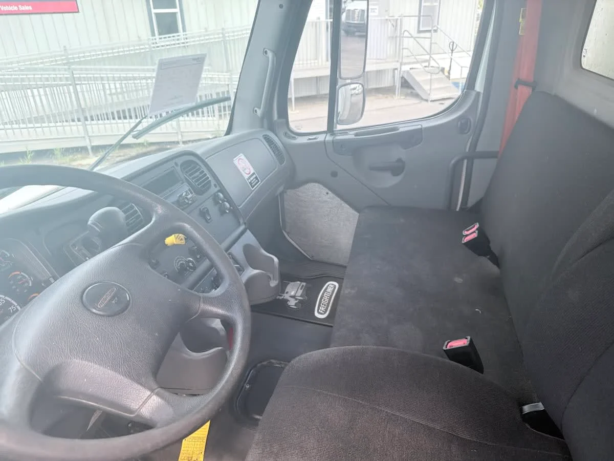 2020 Freightliner M2 106 in Syracuse, NY — photo 7
