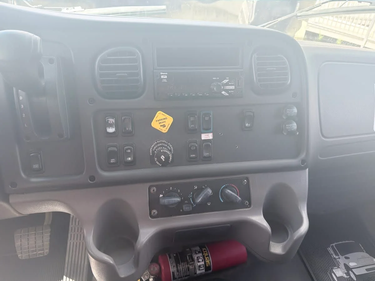 2020 Freightliner M2 106 in Syracuse, NY — photo 13
