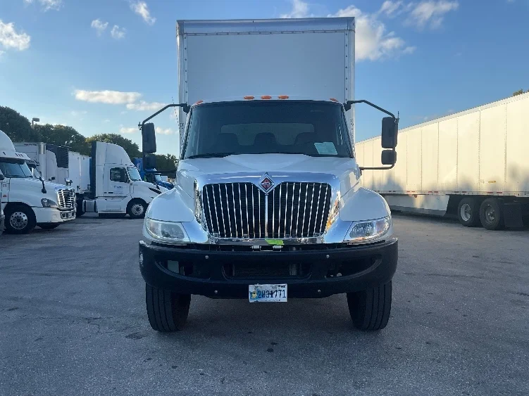 2020 International MV - image 2