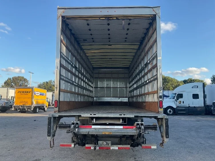 2020 International MV - image 8