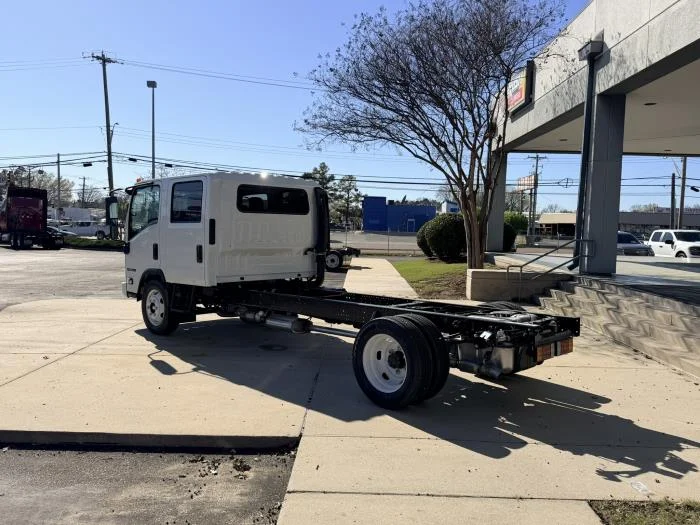 2027 Isuzu NPR - image 5