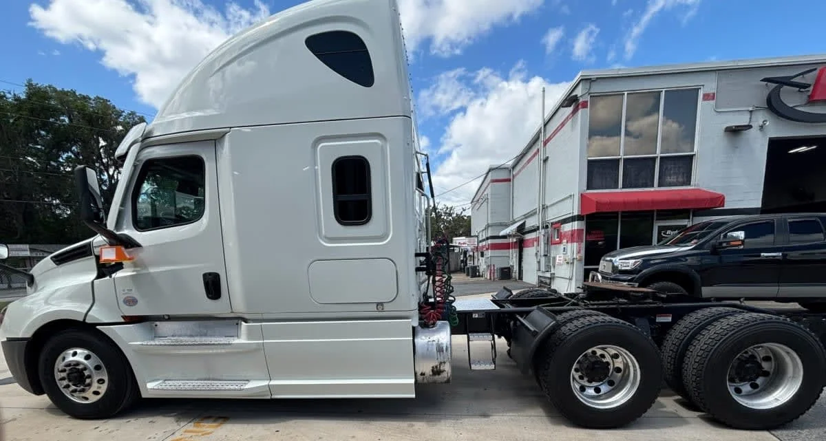 2022 Freightliner Cascadia in Atlanta, GA — photo 6