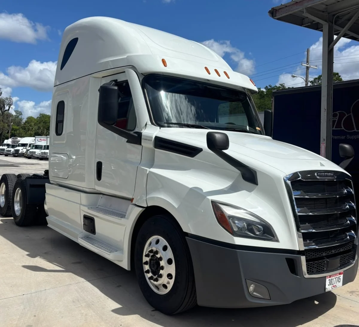 2022 Freightliner Cascadia in Atlanta, GA — photo 2