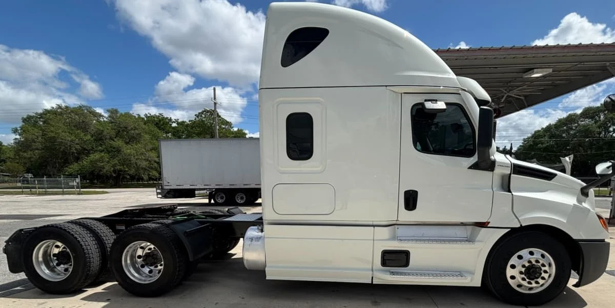 2022 Freightliner Cascadia in Atlanta, GA — photo 5