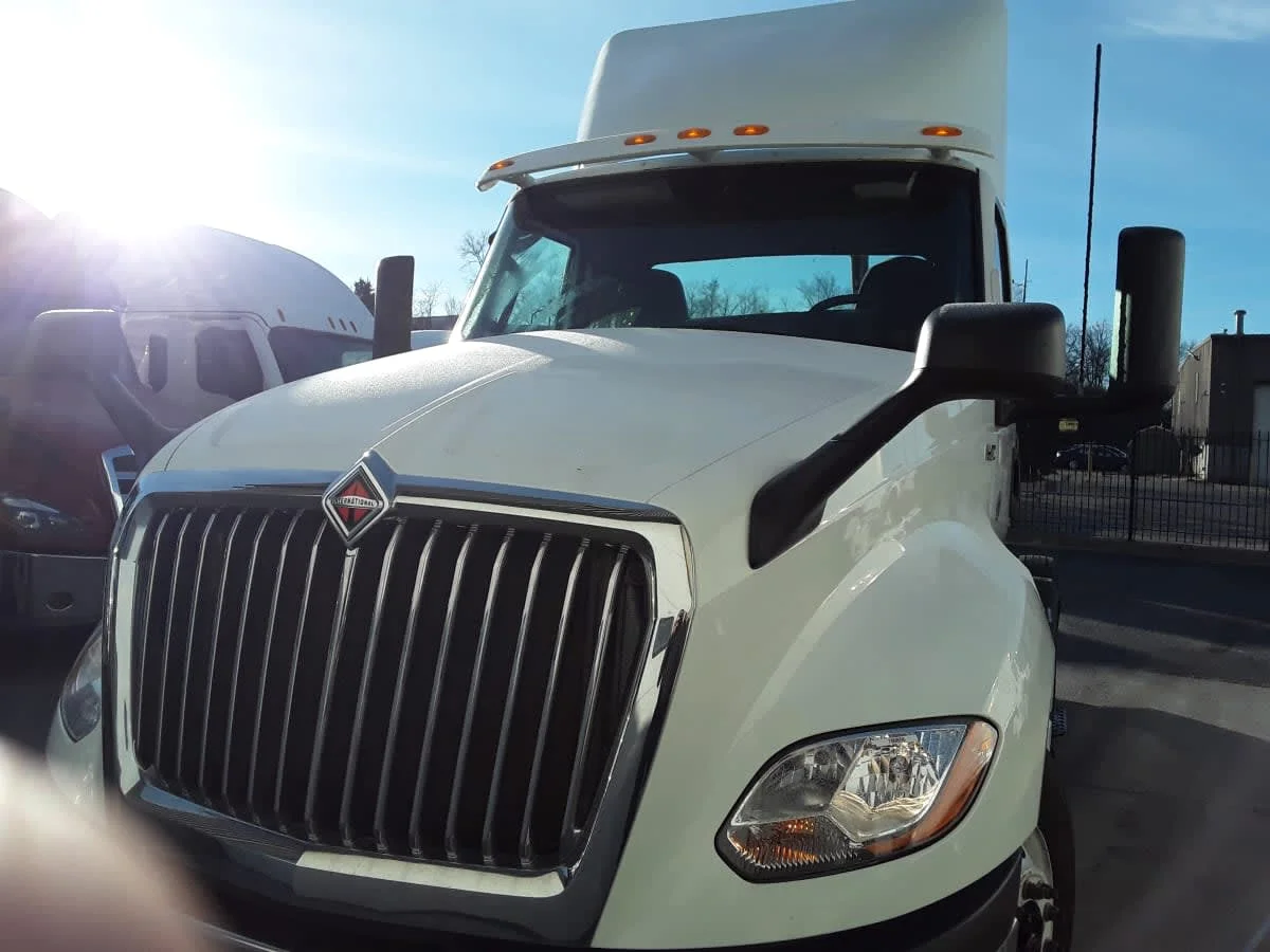 2018 International LT in Kansas City, MO — photo 2