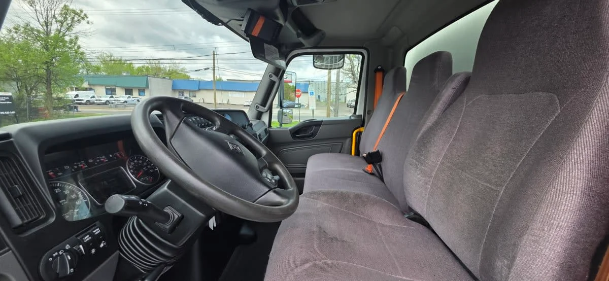 2021 International MV - image 7