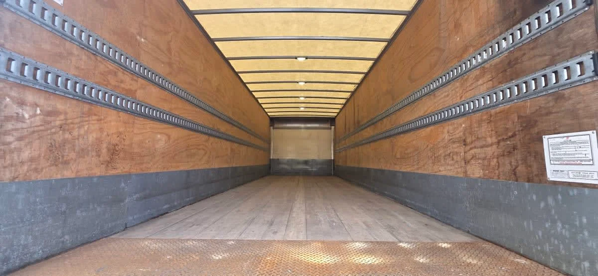 2021 International MV - image 8