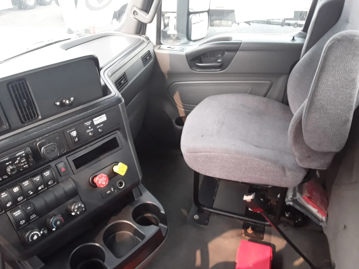2020 International LT in Hilliard, OH — photo 7