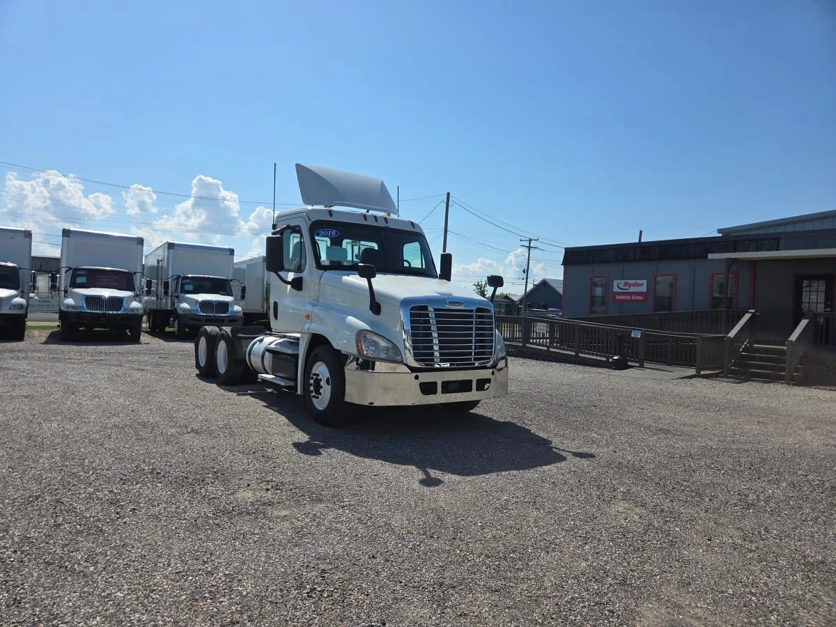 2018 Freightliner Cascadia in St. Rose, LA — photo 3