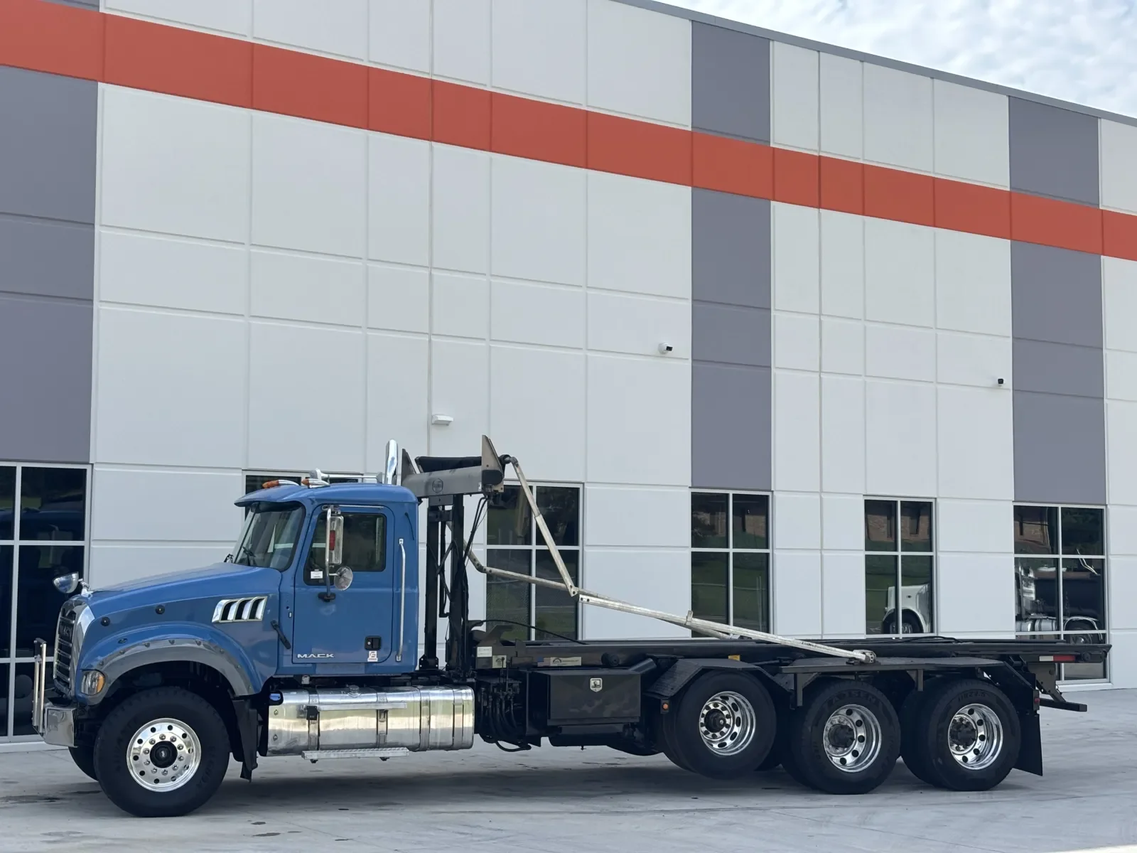 2015 Mack Granite in Greer, SC — photo 2